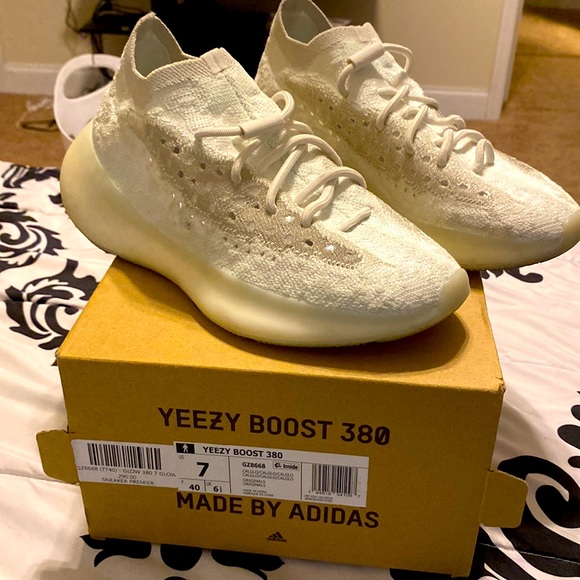 Yezzy Boost 380 glow in the dark